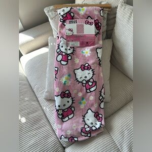 Hello Kitty Flower Blanket